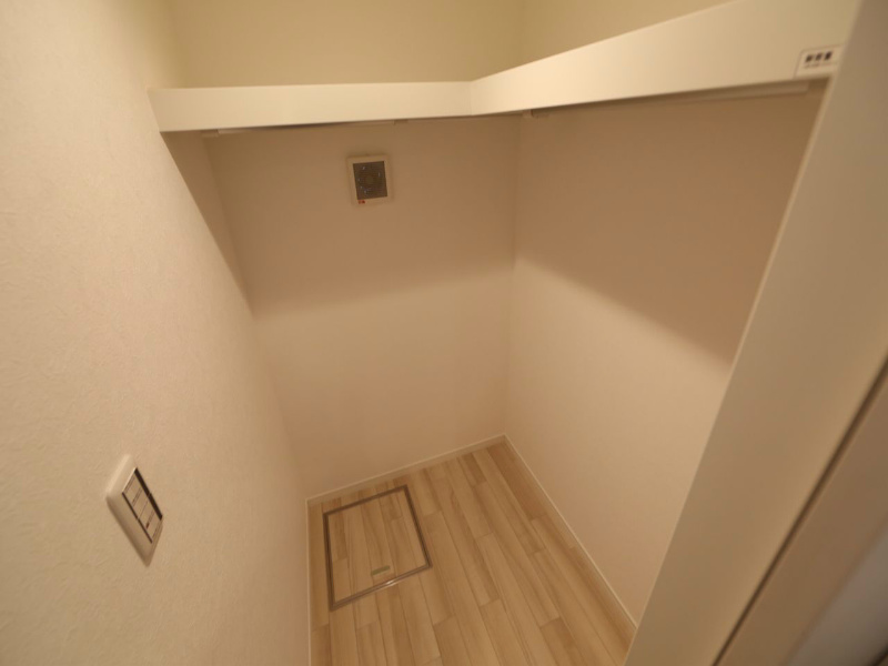 収納　ウォークインクローゼット（収納充実してます）