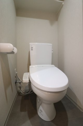 トイレ　温水洗浄暖房便座