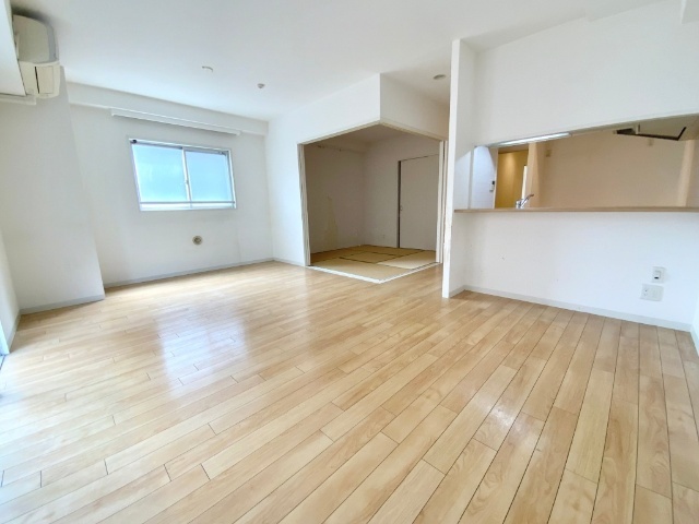 居室・リビング　クリーニング前です