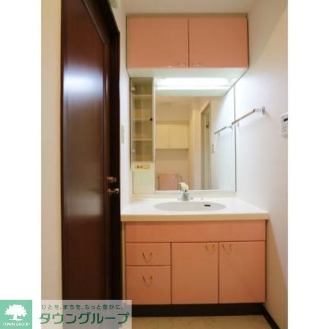 洗面設備　※写真は同タイプ住戸です。