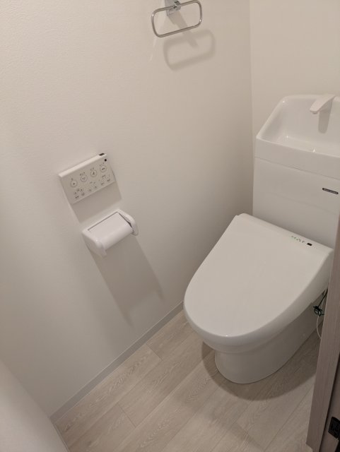 トイレ　別号室の写真です