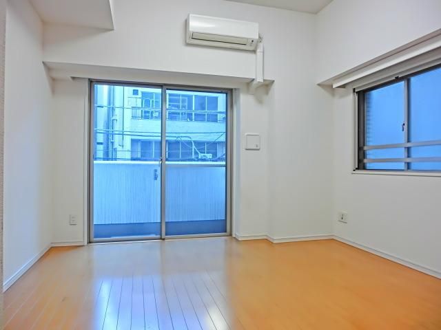 居室・リビング　角部屋二面採光☆