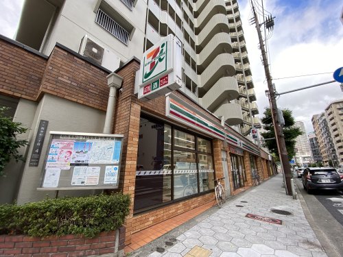 コンビニ　セブンイレブン（コンビニ）まで230m