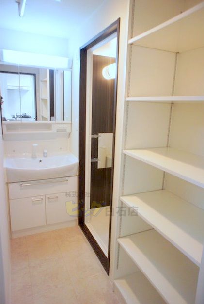 洗面設備　人気の対面式システムキッチンです♪