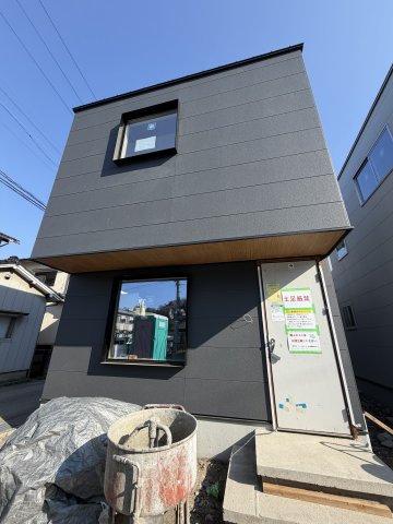 建物外観　※工事中の写真です。