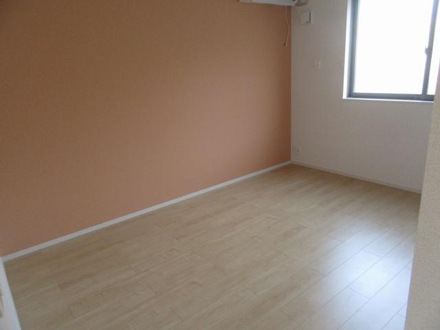 その他部屋・スペース　こちらの洋室は６．５帖です◎