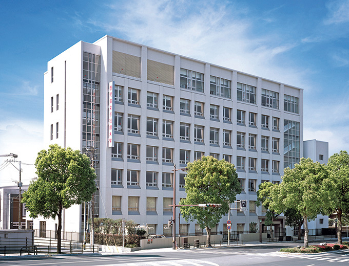 大学・短大　私立鹿児島女子短期大学（大学・短大）まで405m