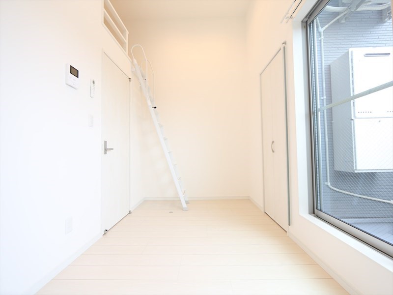 その他　洋室5.6帖　ロフト4.7帖（収納でもお部屋でも使えます）