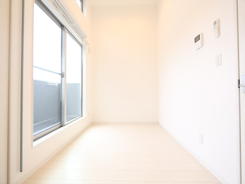 バルコニー　洋室5.6帖　ロフト4.7帖（収納でもお部屋でも使えます）