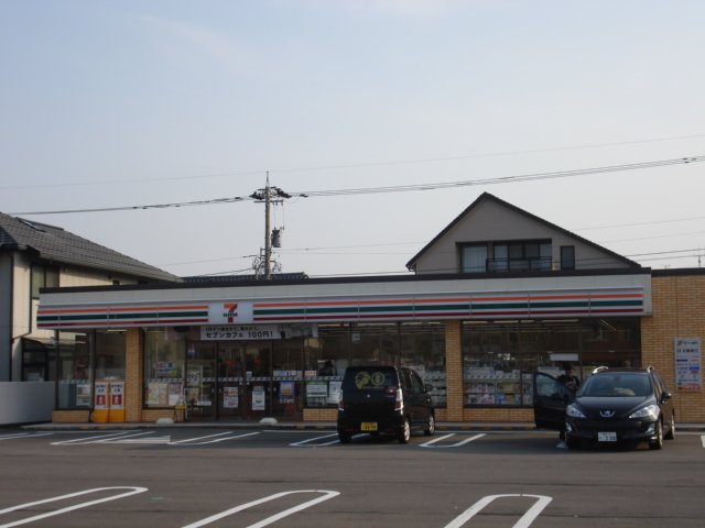 その他　セブンイレブン（その他）まで533m