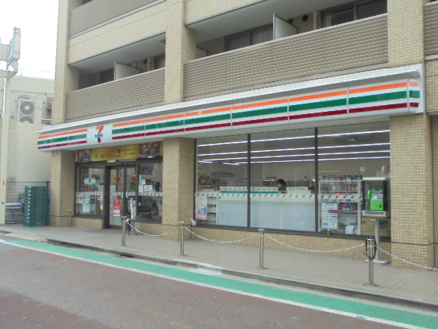 コンビニ　セブンイレブン 新宿下落合駅北店（コンビニ）まで500m