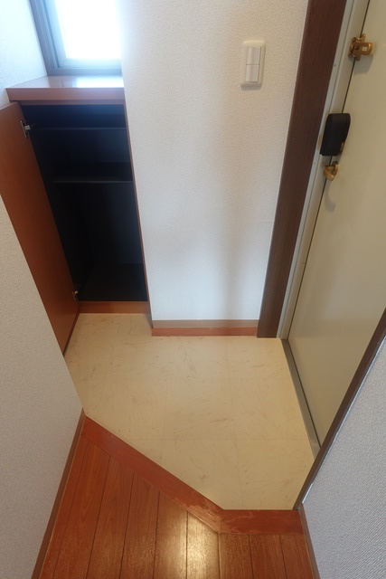 玄関　前回募集時の写真です。