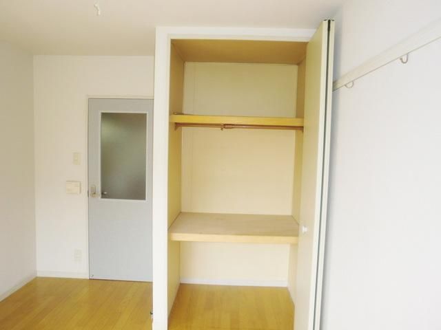 収納　★洋室のクローゼットです★