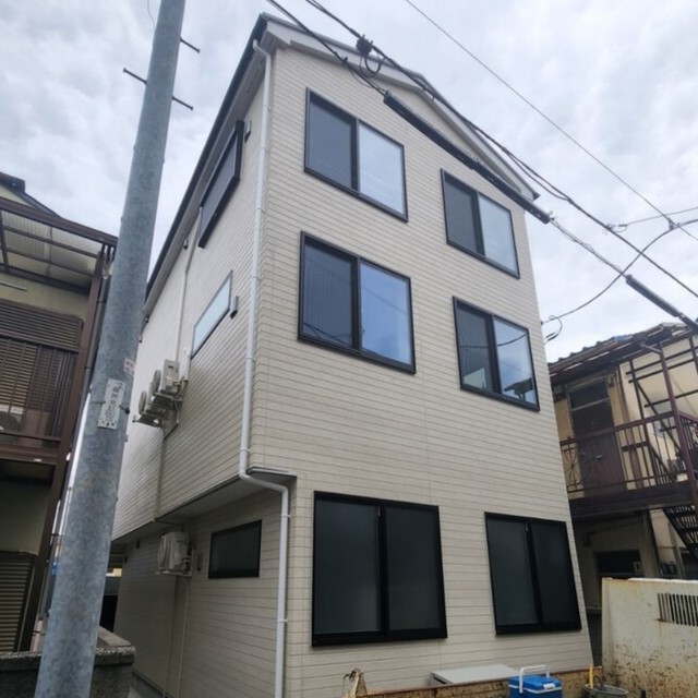 建物外観　２０２４年築