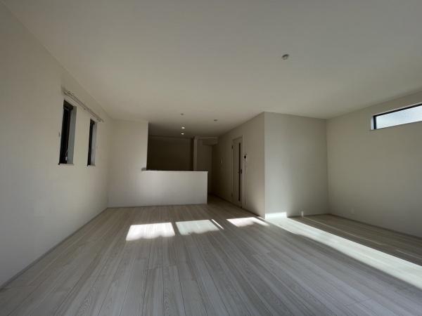 居室・リビング　明るいリビングダイニング！