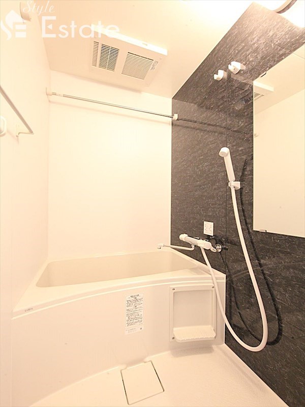 バス・シャワールーム　バスルーム