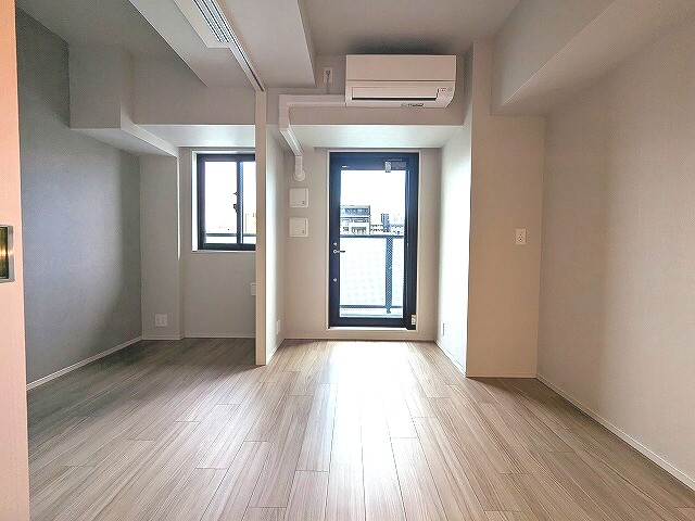 居室・リビング　形の良い室内空間で家具の配置や生活便利です