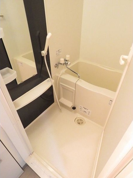 バス・シャワールーム　※他号室のお写真です。