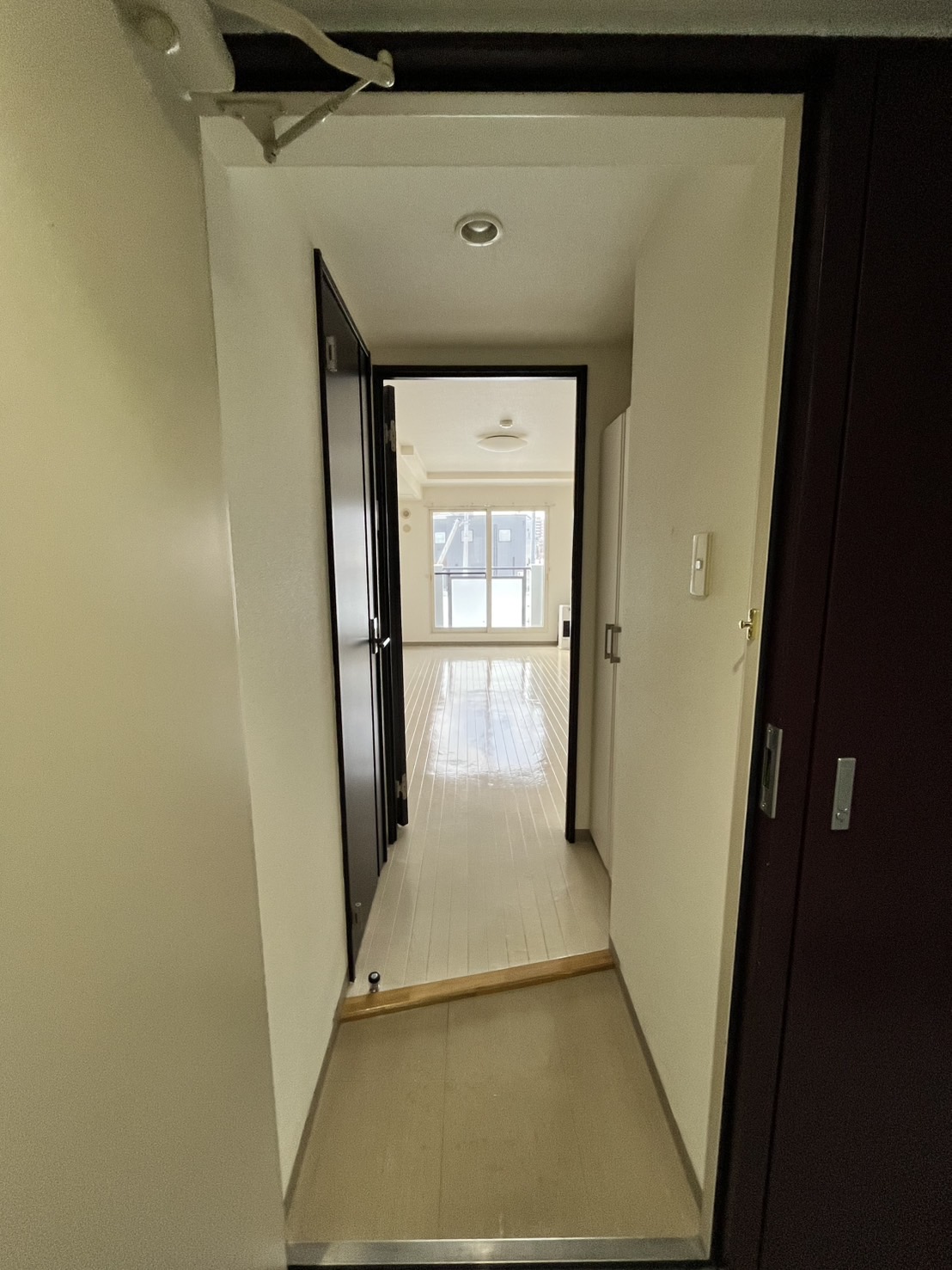 玄関　※他号室のお写真です。