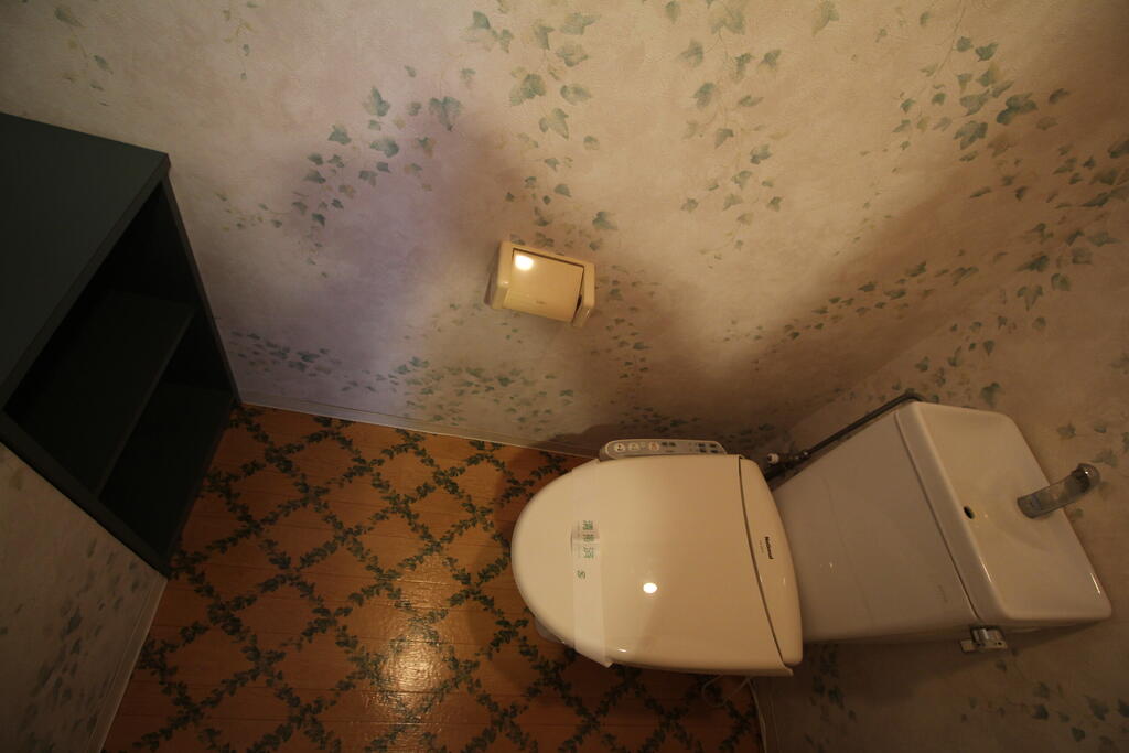 トイレ　温水洗浄便座（シャワートイレ）