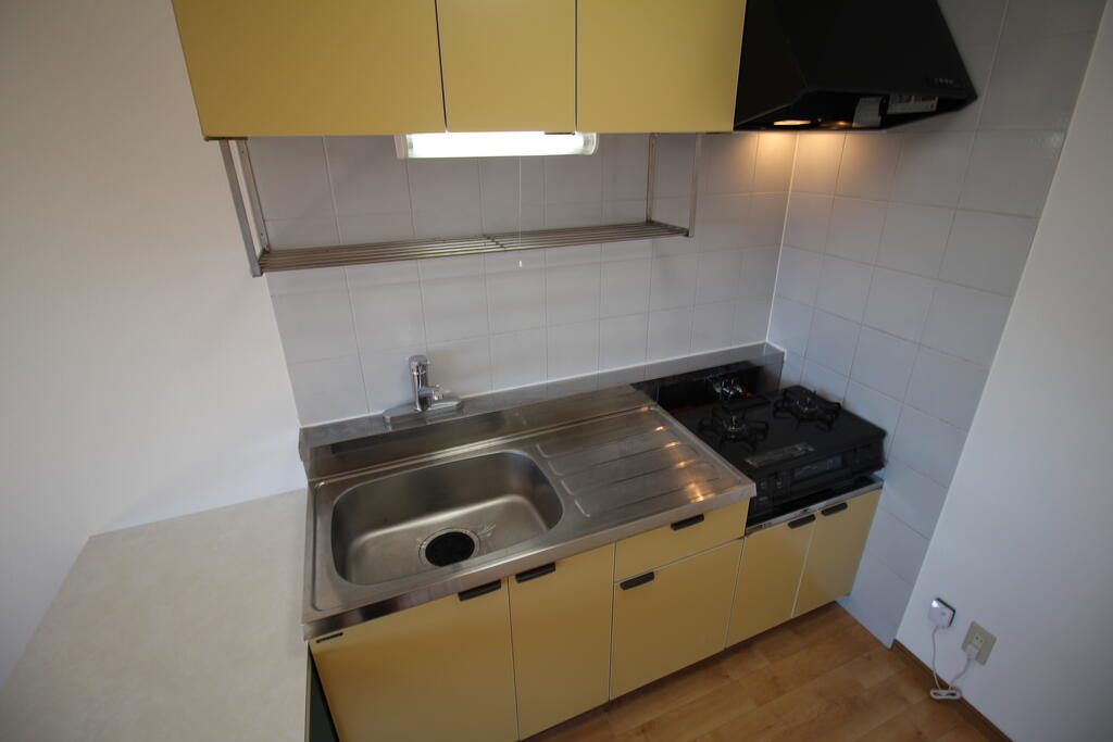 キッチン　ガスコンロ（2口＆グリル）完備