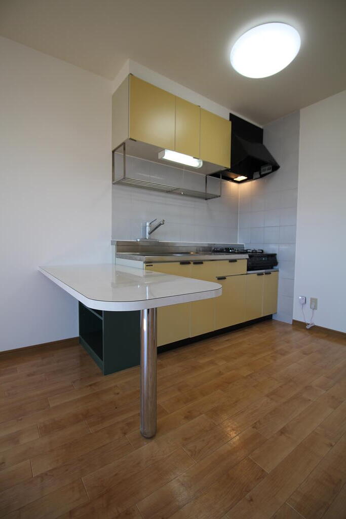 キッチン　ガスコンロ（2口＆グリル）完備