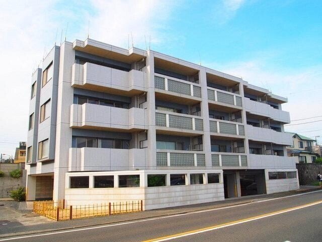 建物外観　オートロック完備