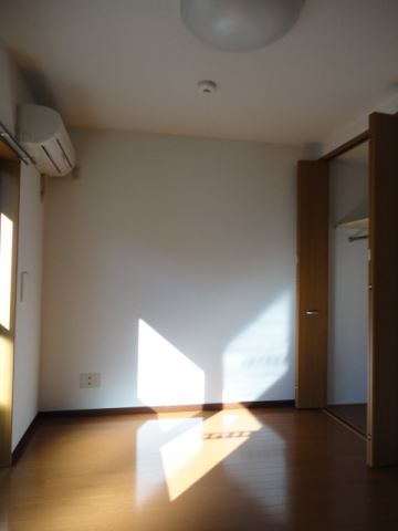 居室・リビング　同タイプ1Ｆの室内写真（参考写真）になります。