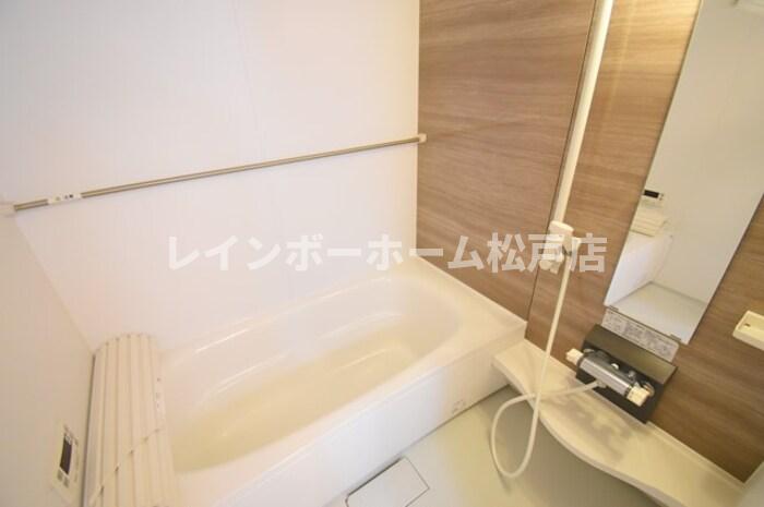 バス・シャワールーム　日々の疲れを癒すお風呂付です