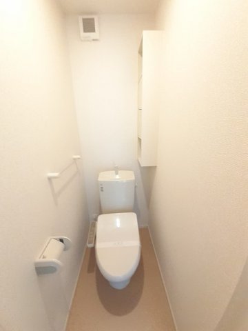 トイレ　清潔感のあるトイレです