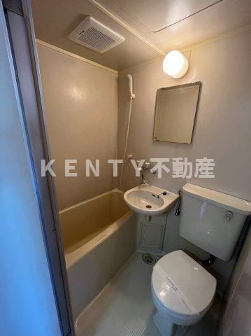 洗面設備　ゆったりとスペースのある洗面所