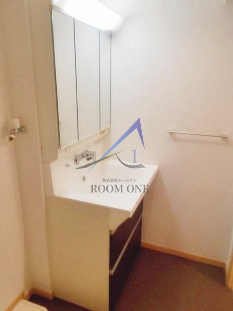 洗面設備　独立洗面台です。