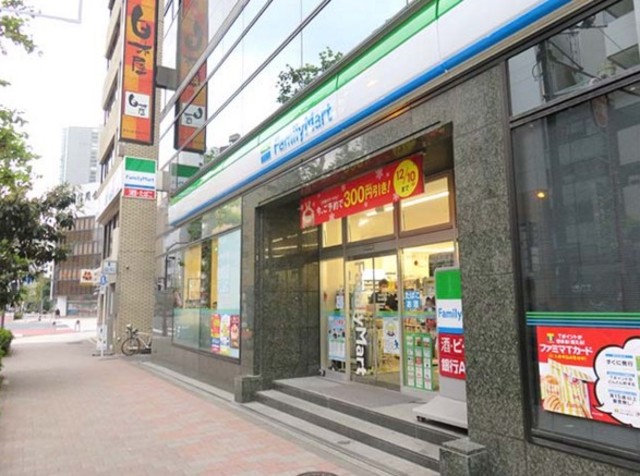 コンビニ　ファミリーマート専大通り店（コンビニ）まで396m