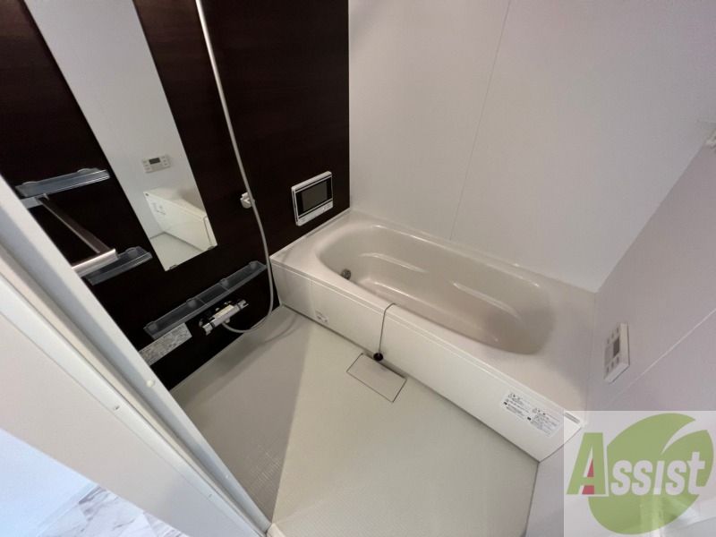 バス・シャワールーム　お風呂になります。一日の疲れを癒してくださいね。