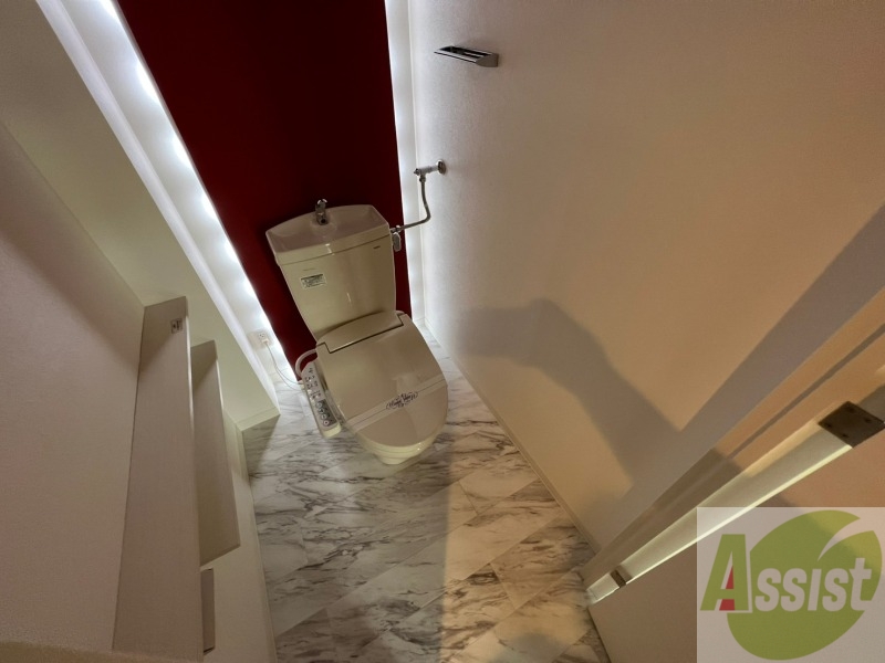 トイレ　トイレです。ウォシュレット付を探している方、おすすめです。