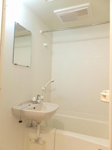 バス・シャワールーム　浴室乾燥機能付き