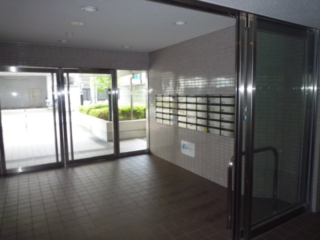 エントランス　広々としたエントランス♪