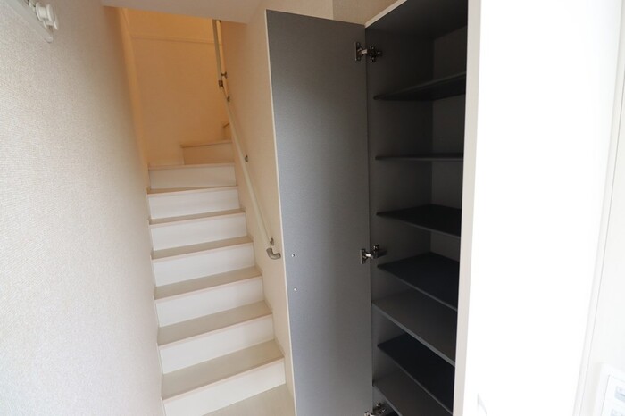 玄関　収納もある玄関です