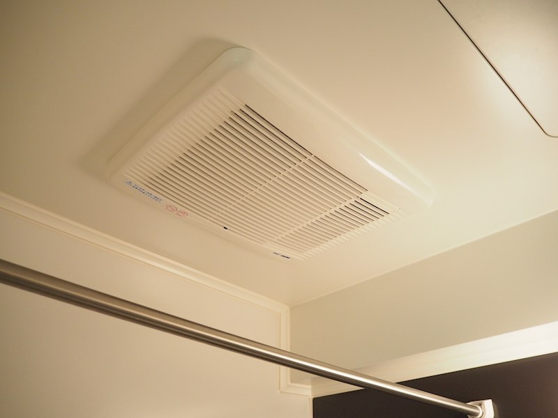 バス・シャワールーム　浴室乾燥機