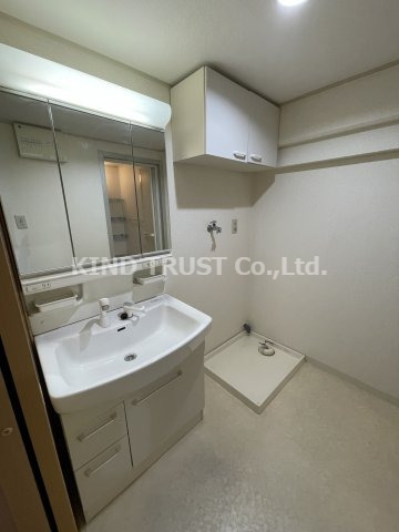 洗面設備　スペースが確保できる洗面所です