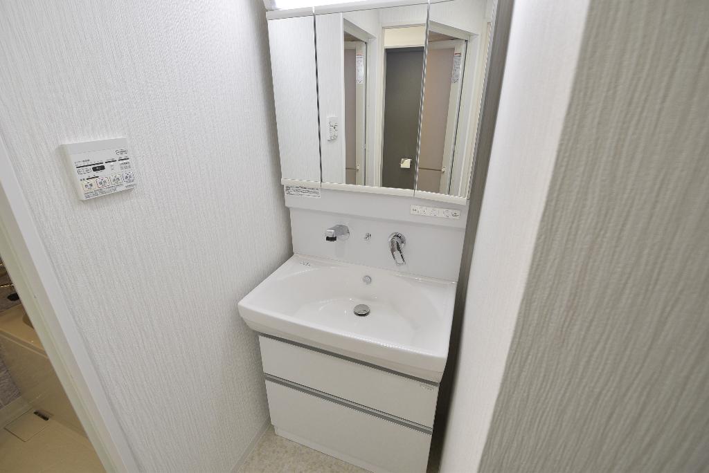 洗面設備　洗髪洗面化粧台