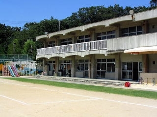 幼稚園・保育園　明石幼稚園（幼稚園・保育園）まで470m