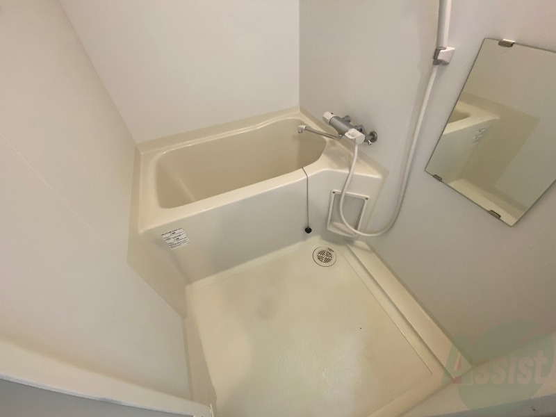 バス・シャワールーム　お風呂になります。一日の疲れを癒してくださいね。