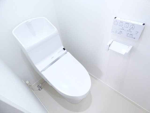 トイレ　ウォッシュレット付です。