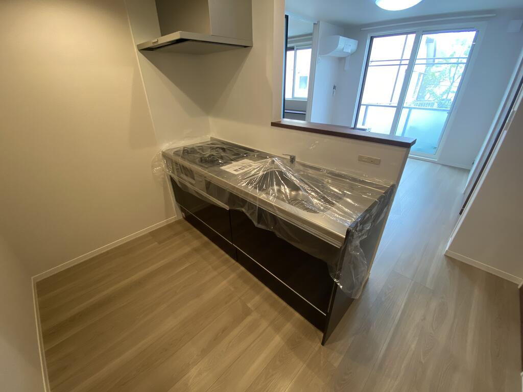 キッチン　写真は反転タイプ