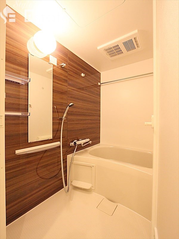 バス・シャワールーム　バスルーム