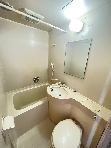 バス・シャワールーム　お風呂で日々の疲れを落としましょう