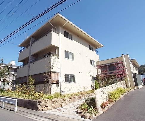 建物外観　デザイナーズマンションらしい風格ある造り