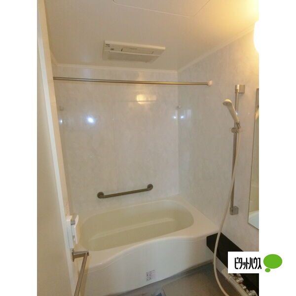 バス・シャワールーム　他号室の写真です。