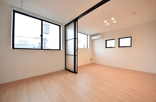 居室・リビング　☆明るい洋室☆